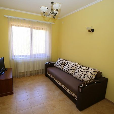 Пори Року Hostal Sinyak  Exterior foto